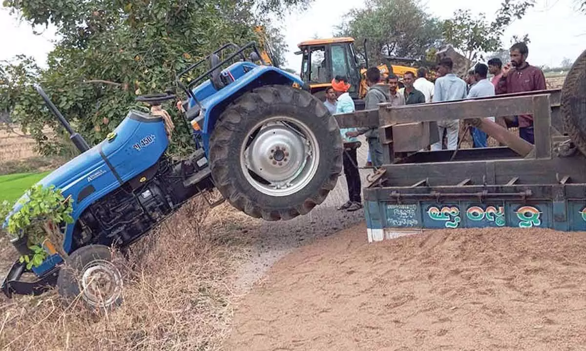 Sand mafia defies Collector’s orders