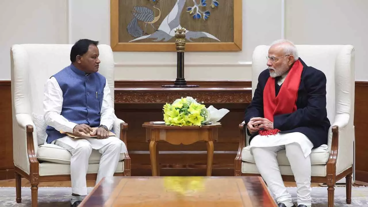 Majhi meets Modi in Delhi