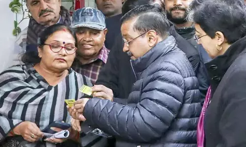 Women, elderly register for AAP s welfare schemes