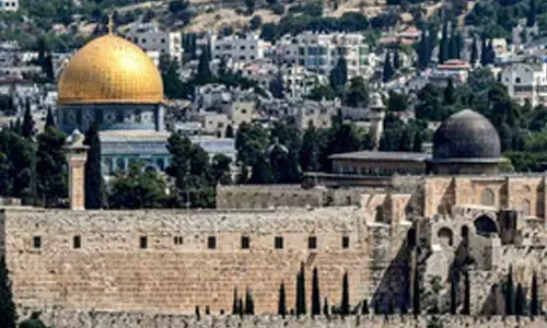 Israeli far-right minister visits flashpoint Jerusalem holy site, sparking criticism