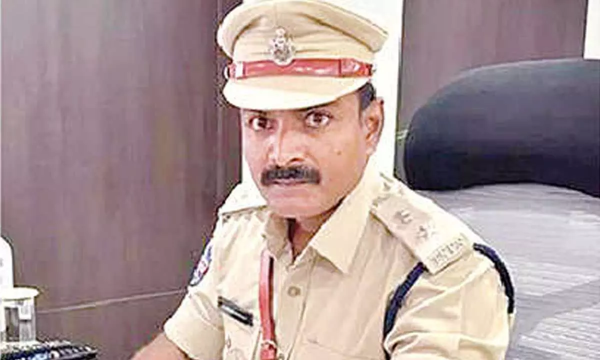 Sai Manohar takes charge as Madhapur Traffic DCP