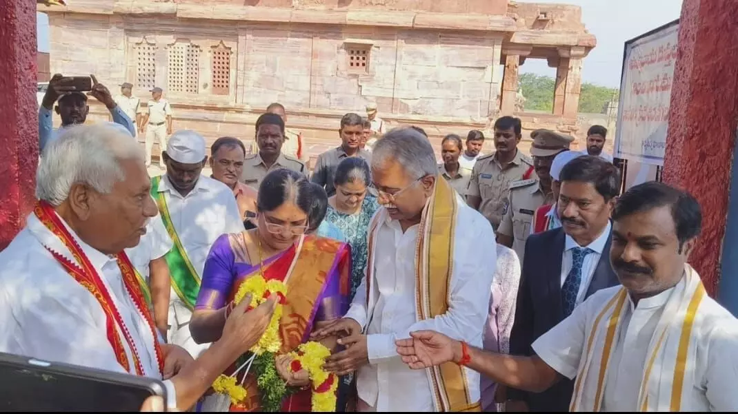 Honble Supreme Court Judge SVN Bhatti Visits Jogulamba Temple.