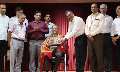 Students urged to focus on latest technology