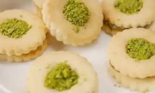 Pistachio jam rock cookies: A crunchy delight with a nutty twist