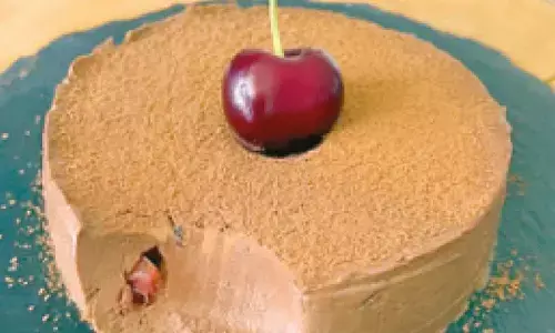 Healthy No-Bake Chocolate and Cherry Cheesecake