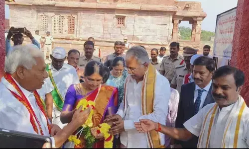 Honble Supreme Court Judge SVN Bhatti Visits Jogulamba Temple.