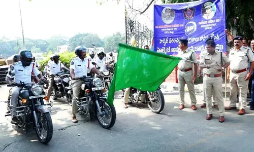 Guntur: Awareness rally on wearing helmets held