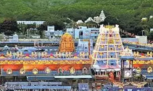Devotees rush to Tirumala increases, to take 20 hours for sarvadarshans