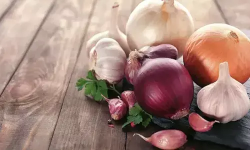 Cooking garlic, onions at high heat may be harmful to your heart: Study