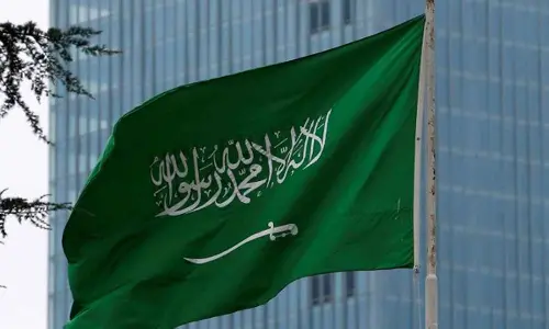 Saudi Arabia allocates 500 million USD to support Yemeni government