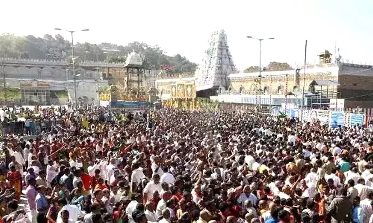 Devotees rush increases at Tirumala, to take 20 hours for Sarvadarshans