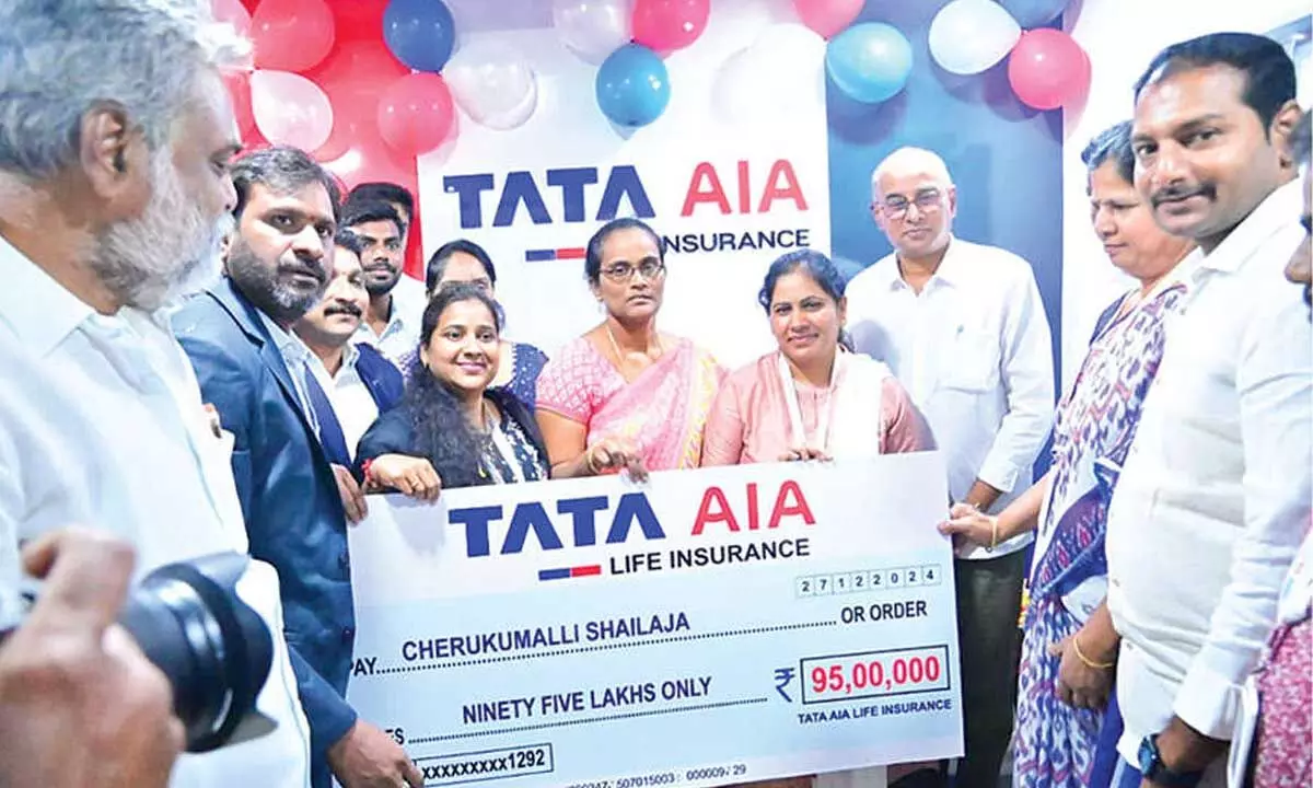 Deceased’s family gets Rs. 95L insurance cheque