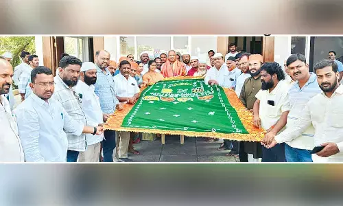 BRS offers ‘chadar’ in Ajmer