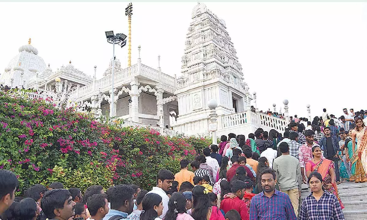 Devotees throng temples on first day of NY