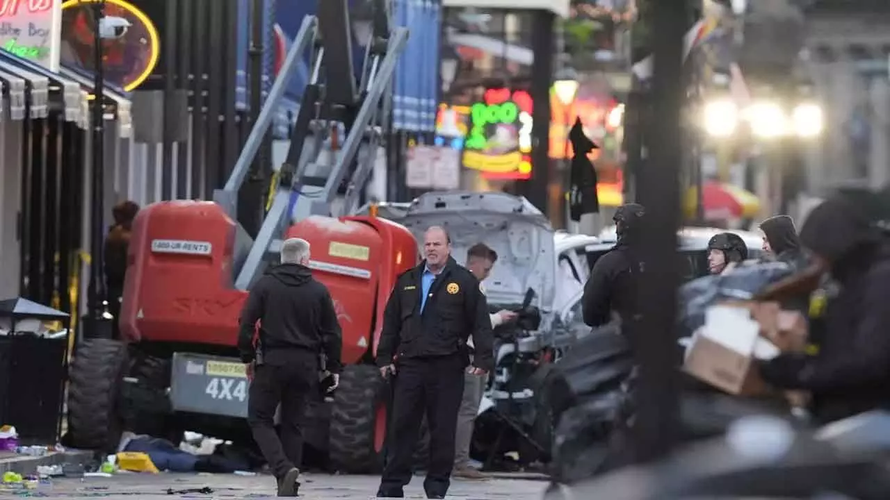 10 killed as truck rams crowd in New Orleans