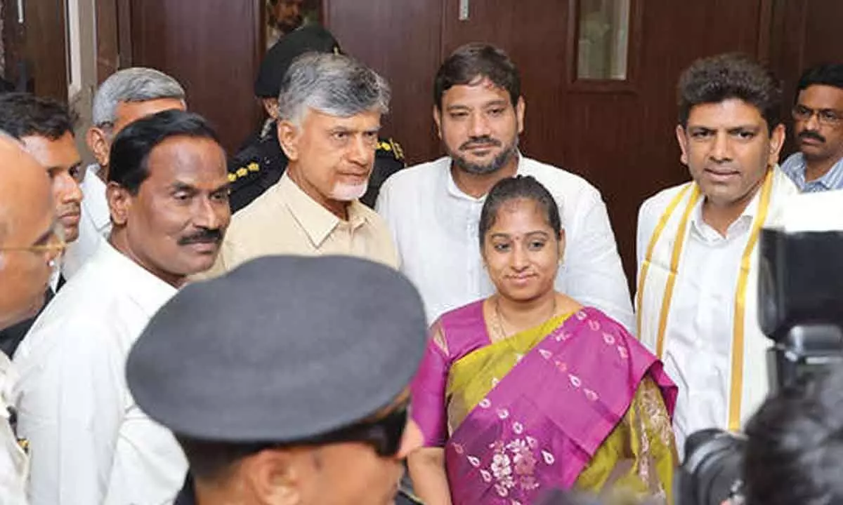 Pemmasani, MLAs extend NY greetings to CM