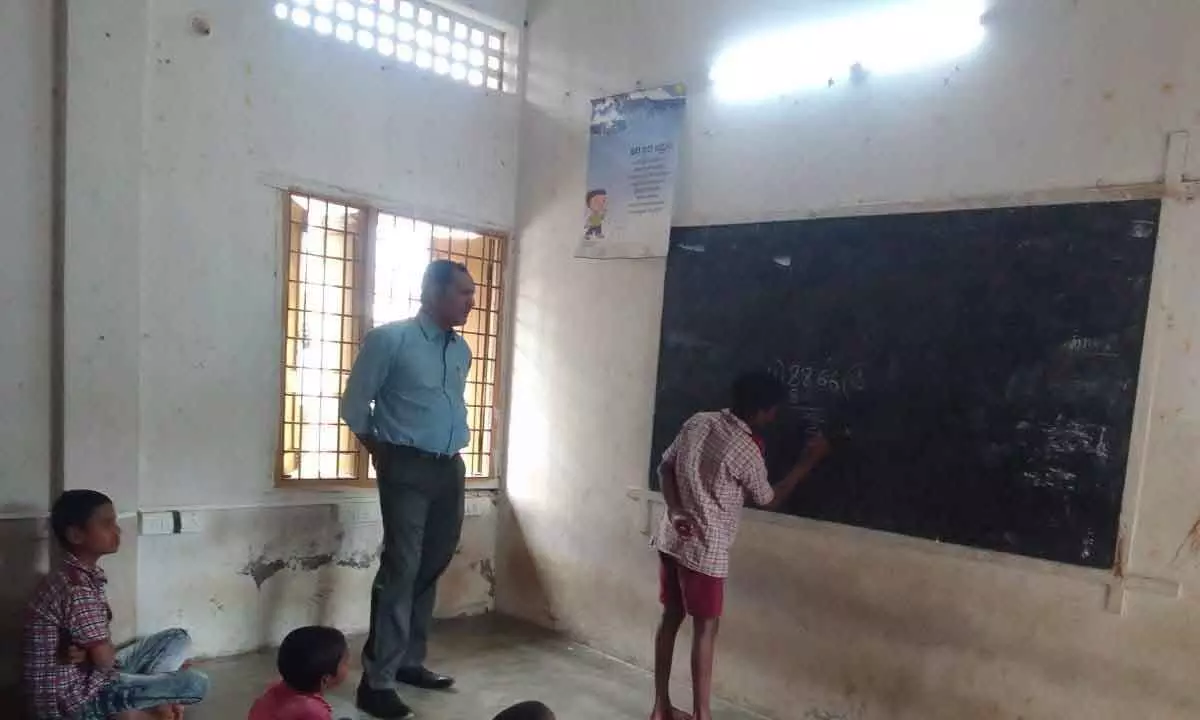 DEO Ramesh Kumar Conducts Surprise Inspection at Urban Residential School