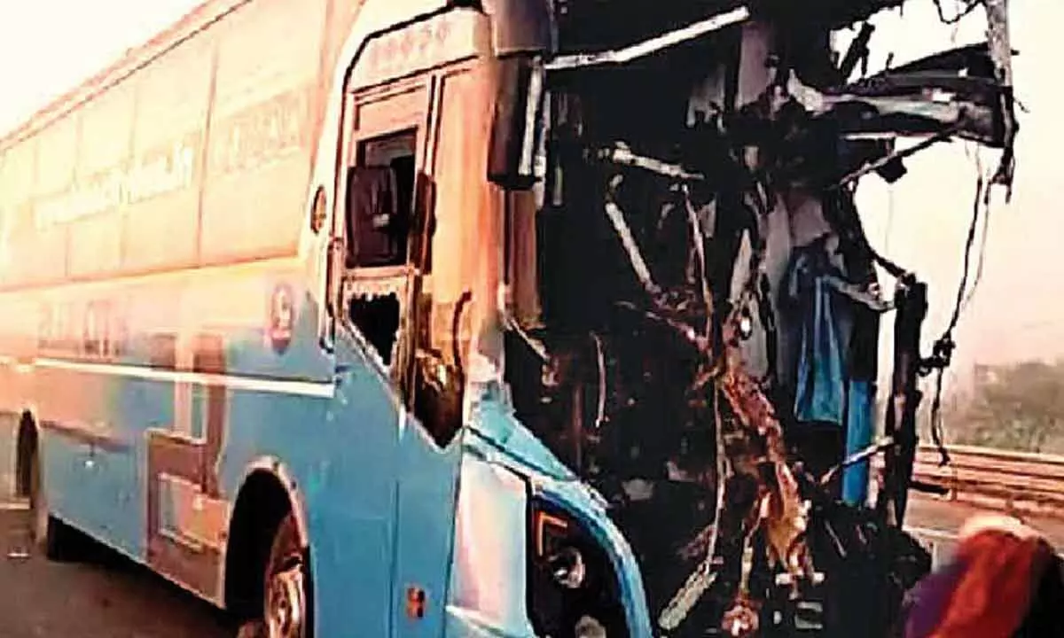 24 people injured in bus-truck collision