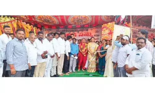 Samagra Shiksha staff stir rages on