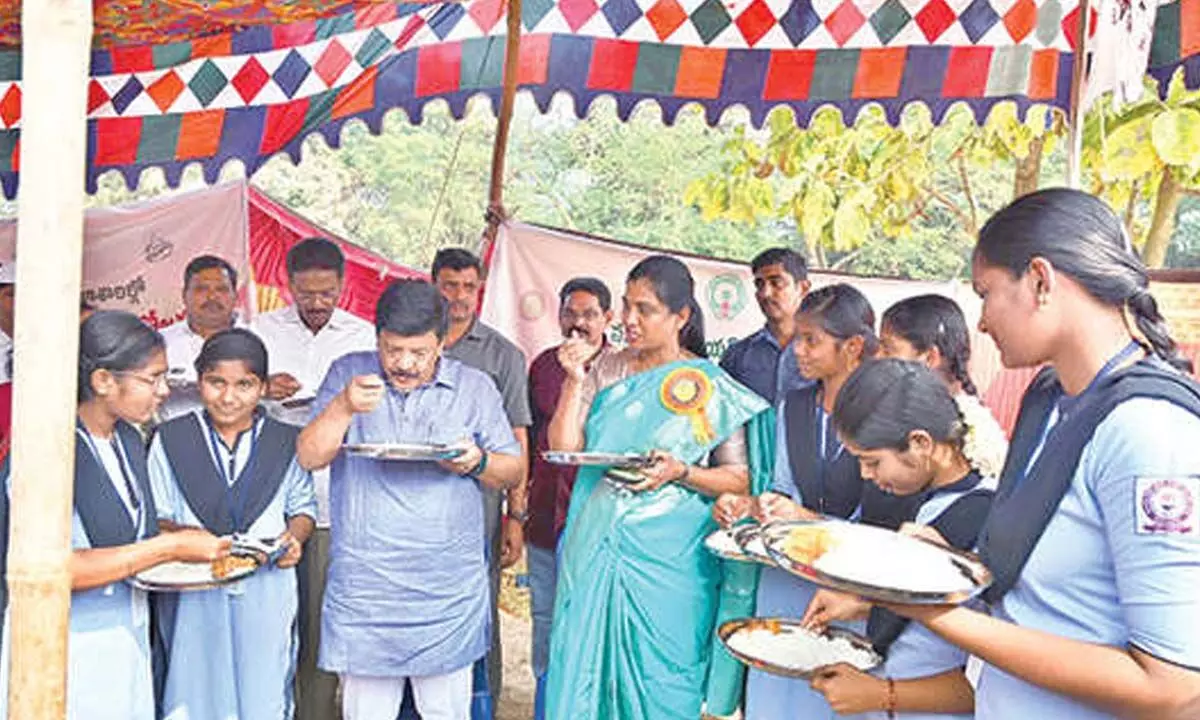 Minister Durgesh launches Mid-Day Meal programme