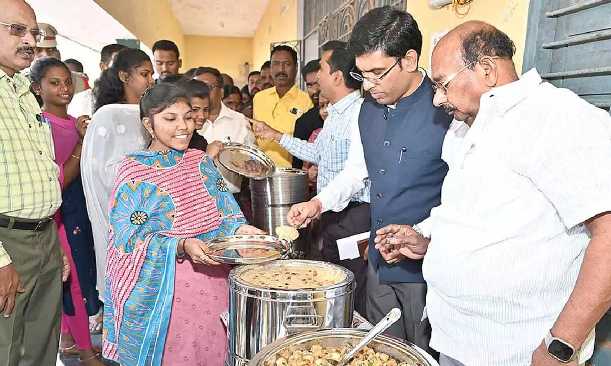 Midday meal facility will enhance student attendance, health: Collector Venkateswar