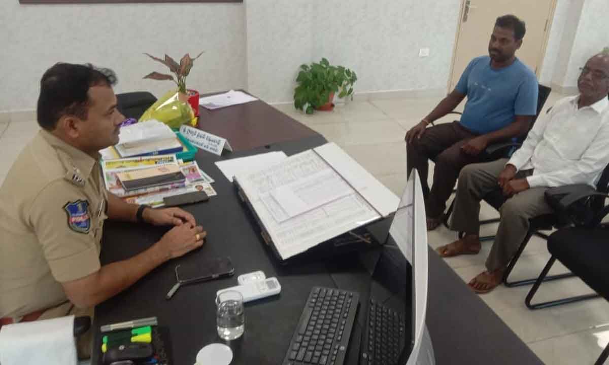 17 Gripes at Police Counter
