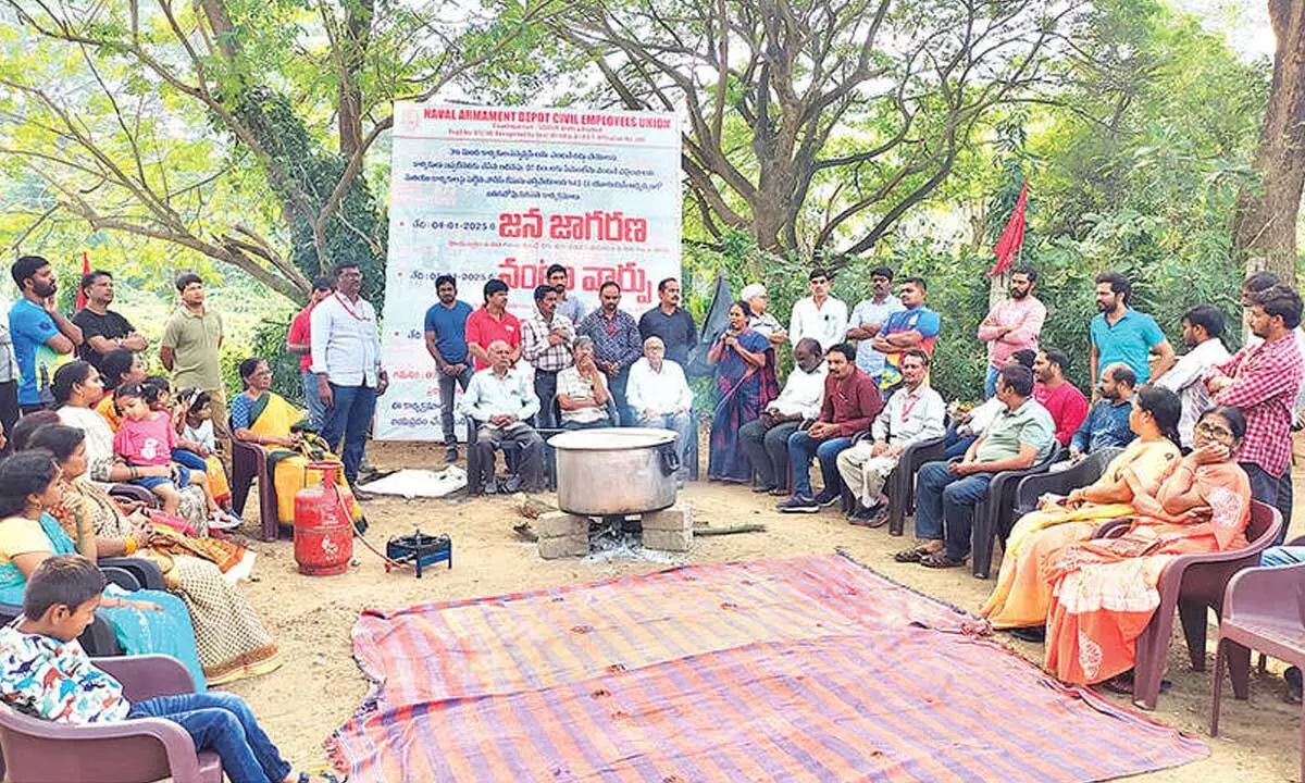 Visakha Ukku Parirakshana Porata Committee organises bike rally