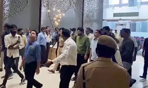 Allu Arjun Visits KIMS Hospital to Check on Sri Tejas Recovery