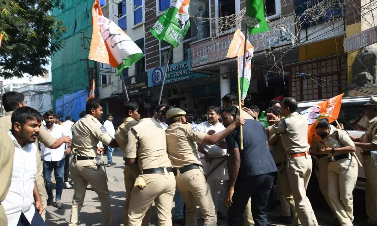 Congress, BJP activists come to blows in brawl over protest