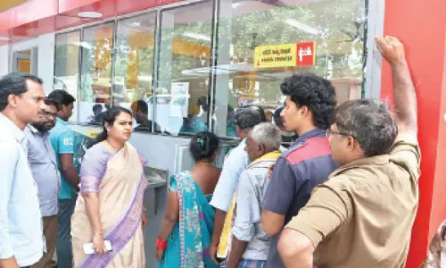 Commissioner  Narapureddy Mourya inspects Anna Canteens