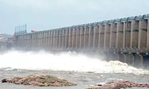 Farmers urge CM to focus on projects