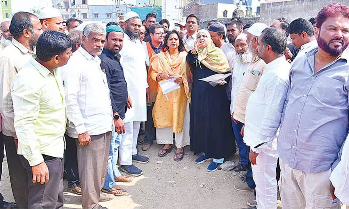 Mayor inspects sanitary conditions in Balanagar