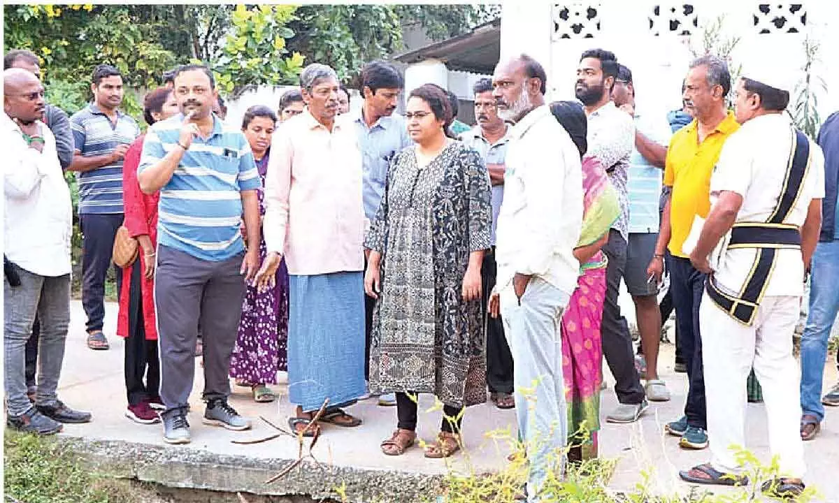 Clean drains daily: Civic chief