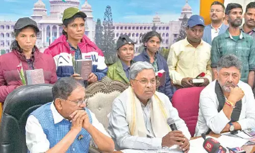 6 Maoists surrender in CM Sidda s presence