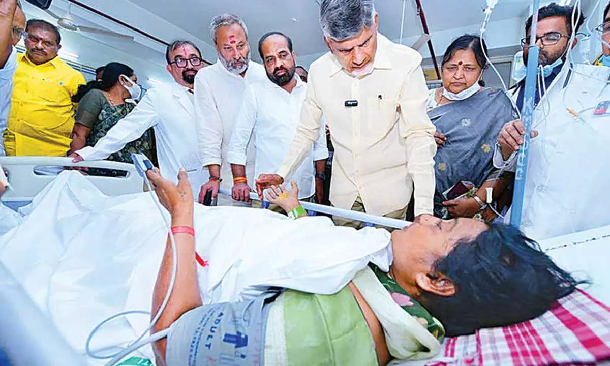 Naidu visits tragedy site