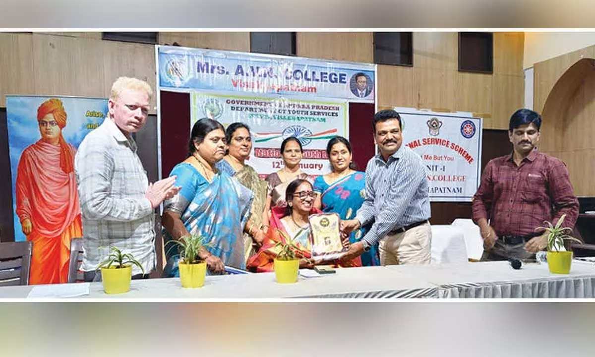 Mrs AVN College celebrates National Youth Day