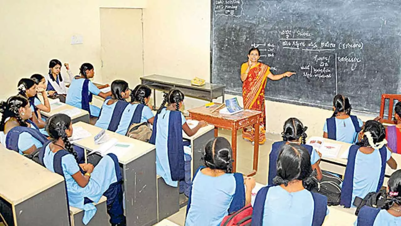 Gurukul teacher appointments: SFI, Girijana Sangham demand inquiry