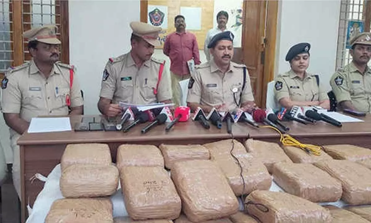 Six held, 671 kg ganja seized