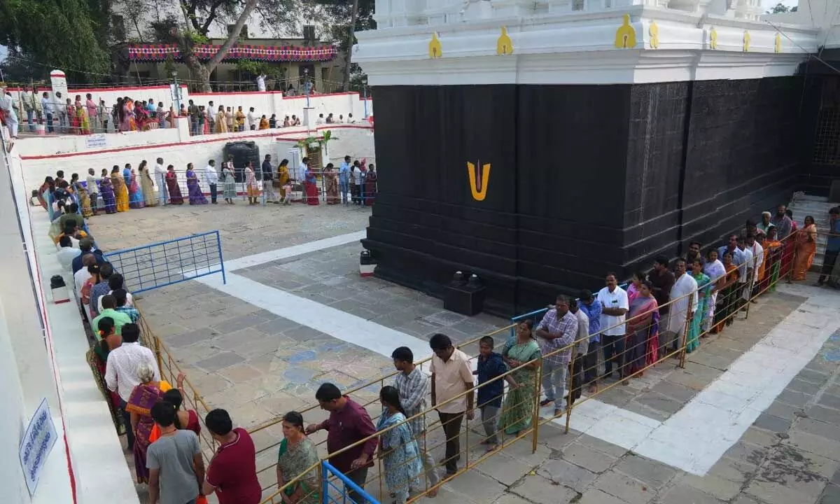 Devotees throng temples to celebrate Vaikunta Ekadasi