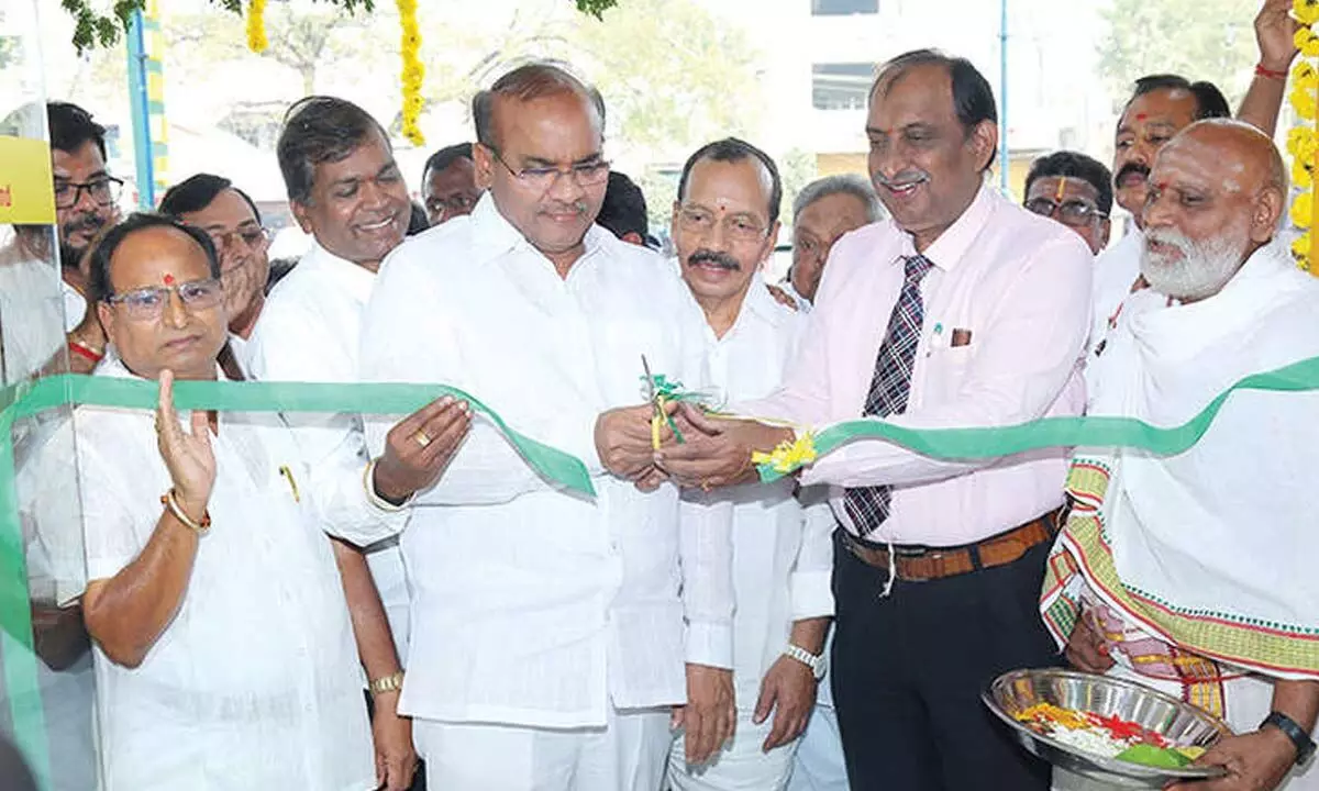 New Ramraj showroom opens in Chilakaluripeta