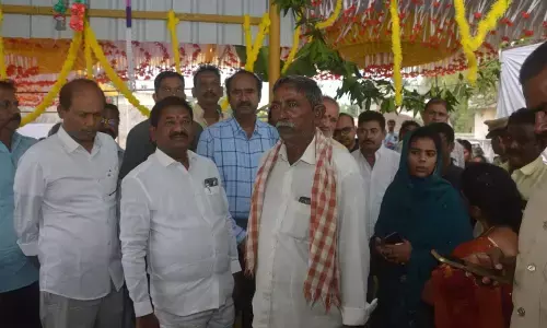 Minister Swamy assures full support to dairy farmers