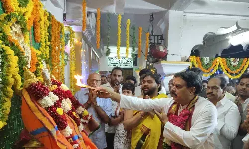 Nadendla offers prayers at Appala Swamy temple