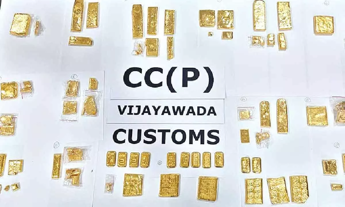 Customs officials seize smuggled gold worth ₹14.37 cr