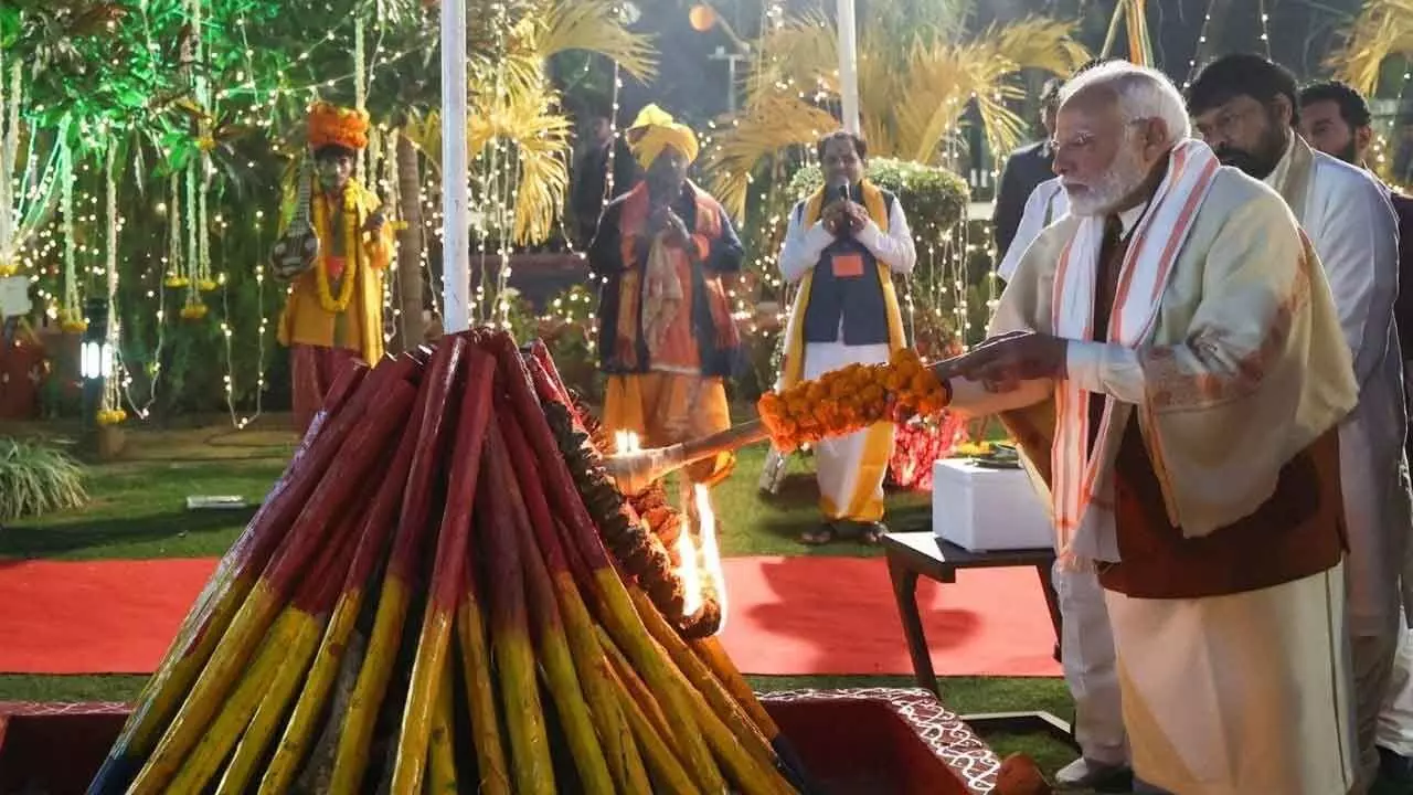 PM celebrates Sankranti with prominent Telugus