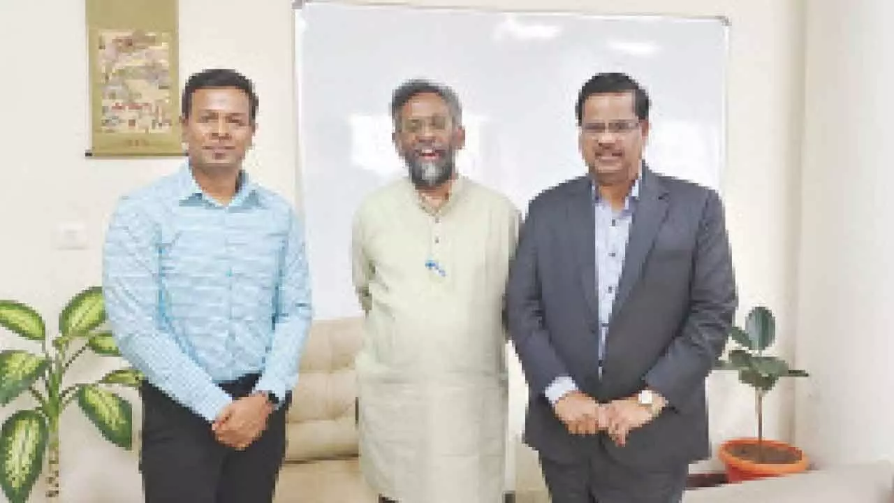 JNTUH explores collaboration with IITH