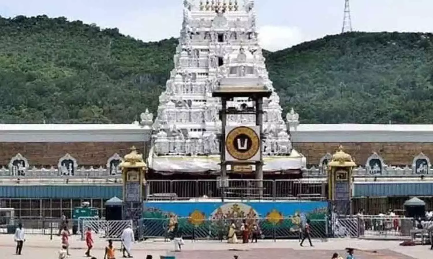 Devotees flock to Tirumala for Vaikuntha Dwara Darshan, TTD releases tokens