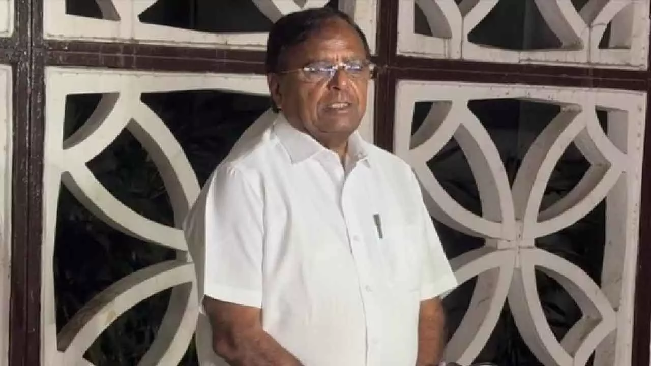 Former Minister Ponnala Lakshmaiahs House Burgled in Hyderabad Former Minister Ponnala Lakshmaiahs House Burgled in Hyderabad
