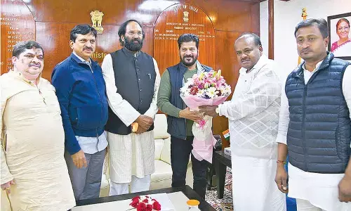 Revanth seeks Centre’s green nod for pending State projects