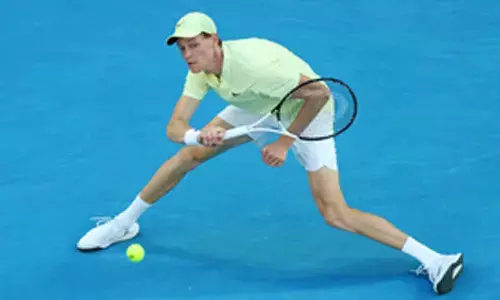 Aus Open: Sinner cruises to fourth round to keep title defense hopes alive