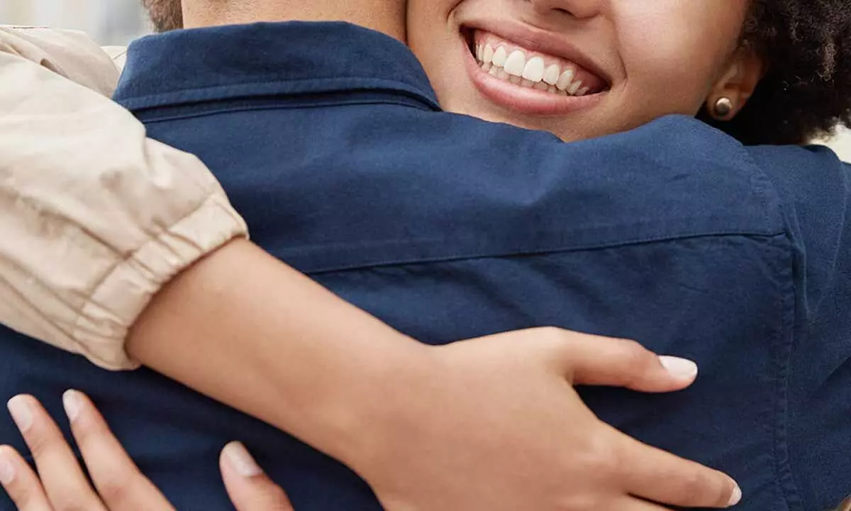 National Hugging Day 2025: History, Importance, and Ways to Celebrate